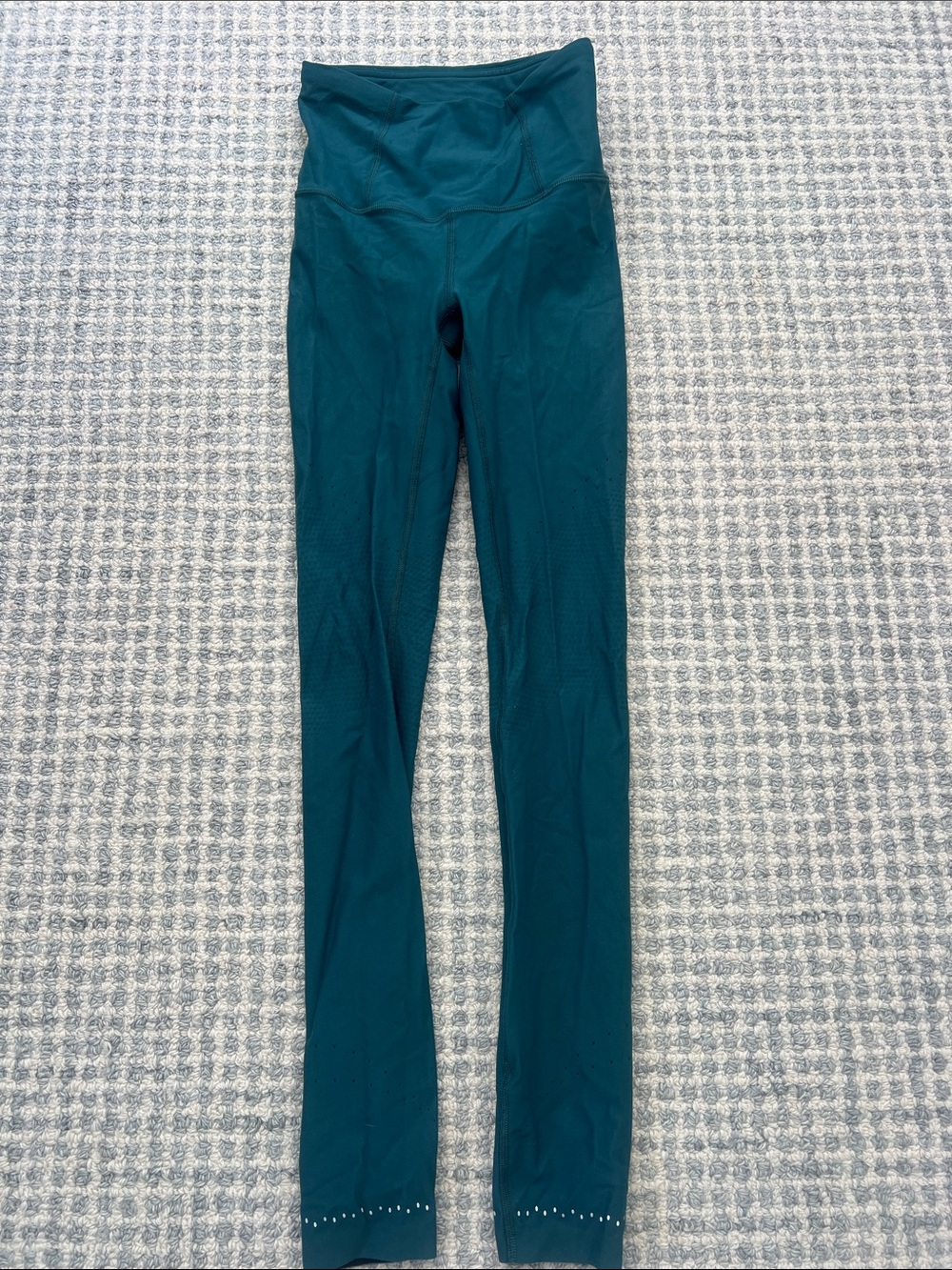 lululemon athletica teal performance leggings with reflective logo
